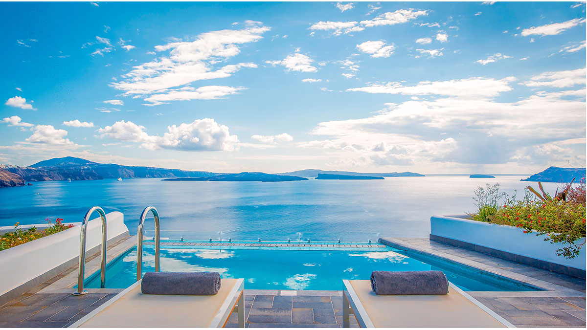 Grand Suite with Private Heated Pool & Caldera View